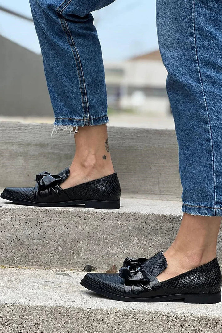 Chelsea | Tyylikkäät loaferit rusetilla