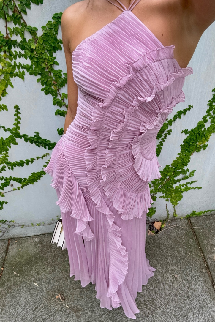 Eleonora – Elegantti röyhelömekko