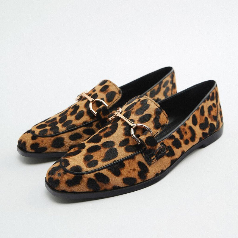 Adrianna | Rohkeat mokkasiinit leopardikuviolla