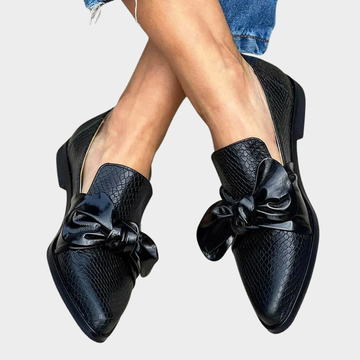 Chelsea | Tyylikkäät loaferit rusetilla