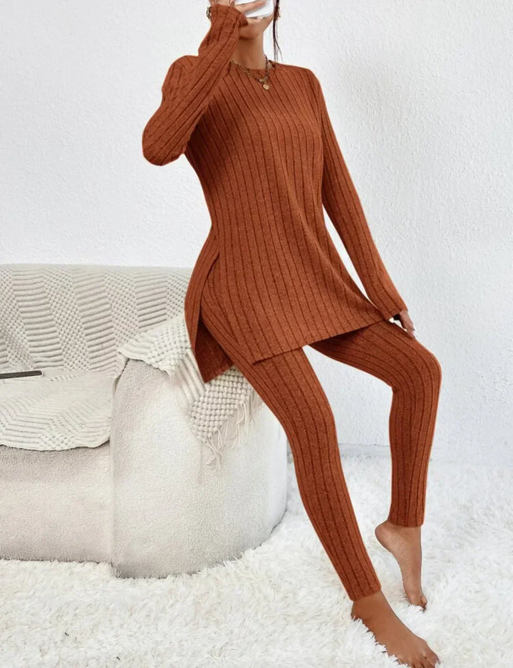 Callie | Ribbed-neulottu lounge-setti
