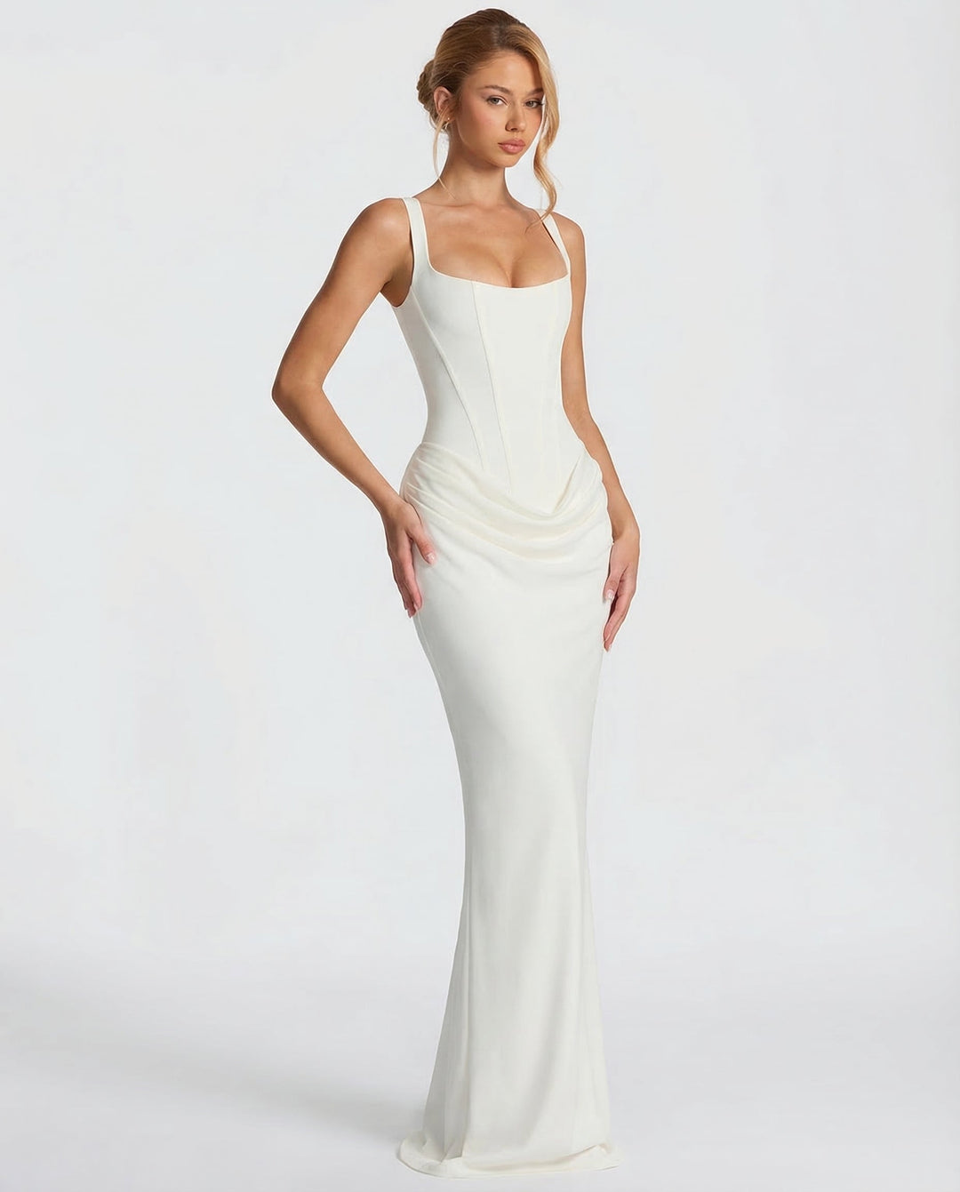Olivia – Hourglass-maksimekko